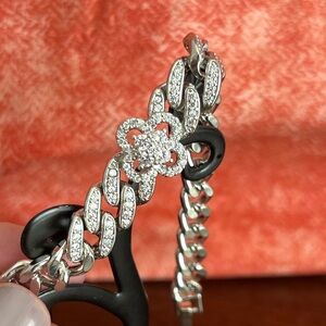 Silver Cuban Chain Bracelet with Clover Accent 7.5” stunning!
